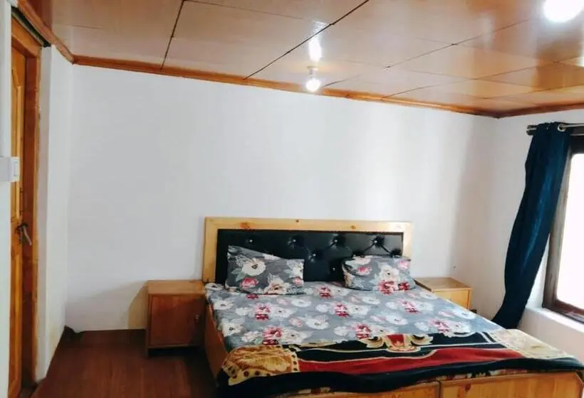 スタンダードルーム, Guru Guest House