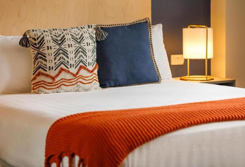 Номер Стандарт, Selina Central Melbourne