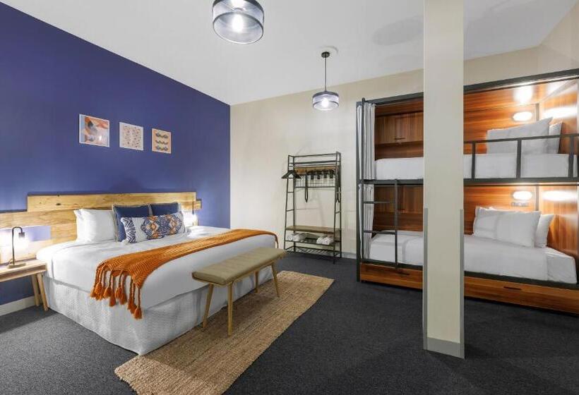 Семейный Номер, Selina Central Melbourne