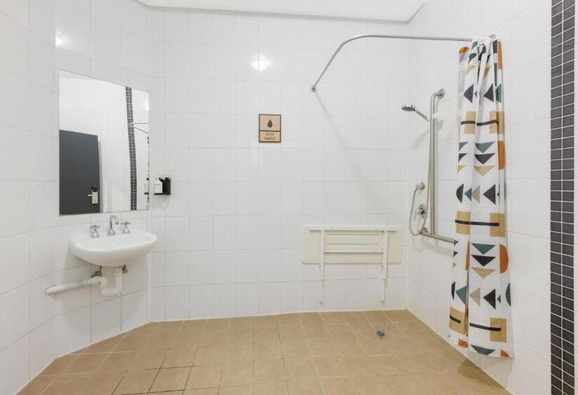 Номер Стандарт Совместная Ванная, Selina Central Melbourne