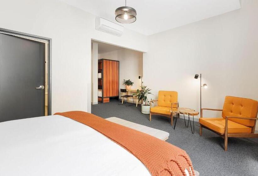 Семейный Номер, Selina Central Melbourne