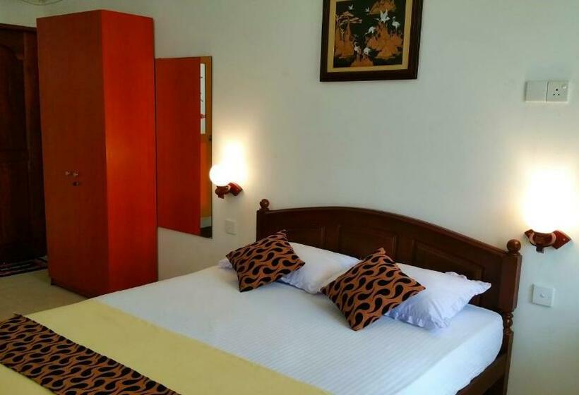 חדר דלוקס, Holiday Fashion Inn