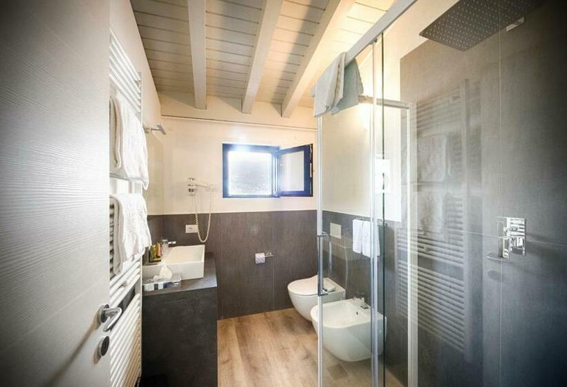 Номер Стандарт Индивидуальный, Bella Hotel & Restaurant With Private Dock For Mooring Boats