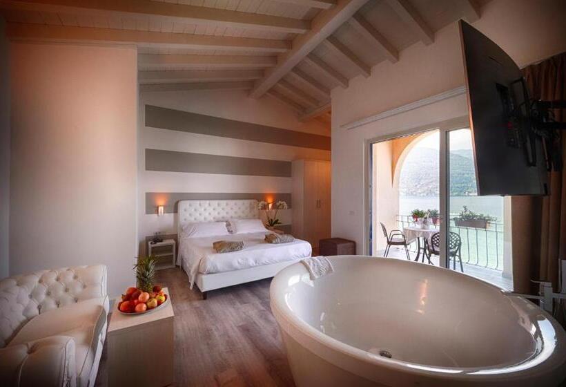 Suite with lake view, Bella Hotel & Restaurant With Private Dock For Mooring Boats