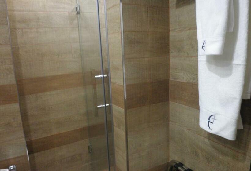 スタンダードルーム, Aquarian Tide