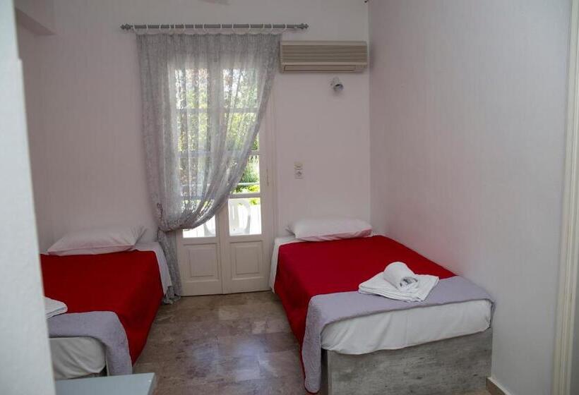 חדר סטנדרט לארבעה, Bay's