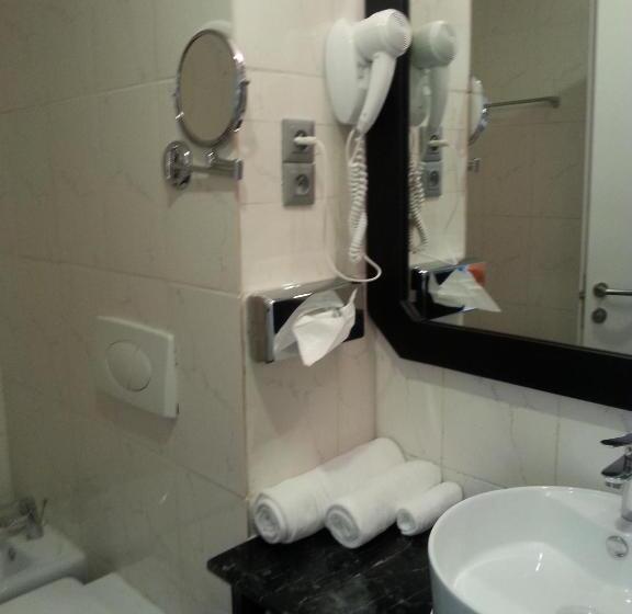 اتاق استاندارد با بالکن, Benin Royal