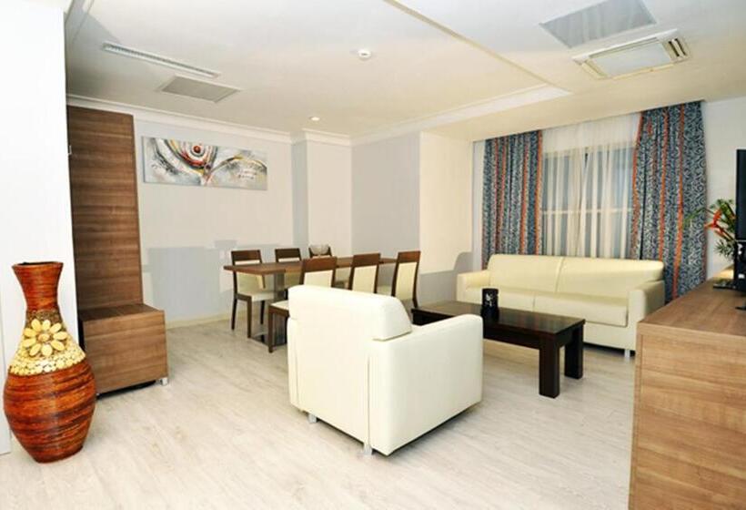 سوئیت با تخت بزرگ, Benin Royal