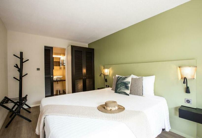 اتاق استاندارد با چشمانداز باغ, Centr