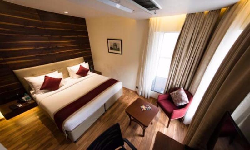 Номер Премиум, Connaught Royale