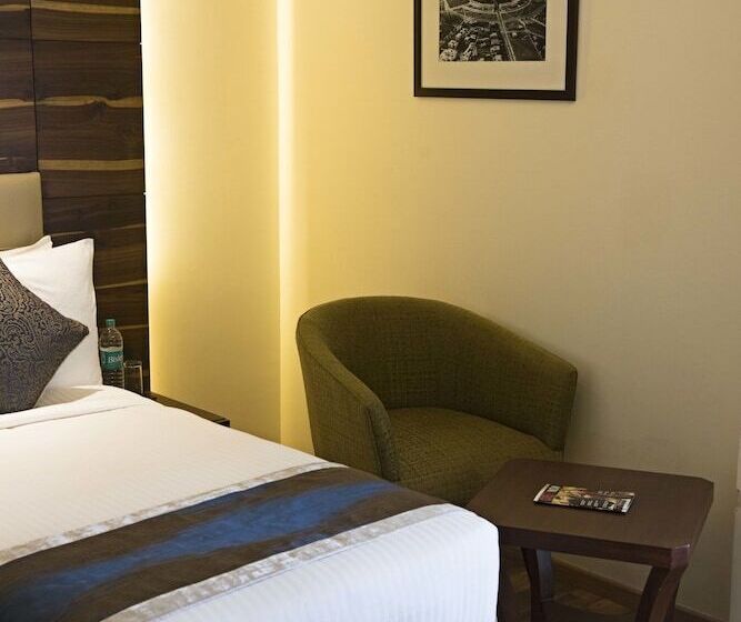 Номер Deluxe, Connaught Royale