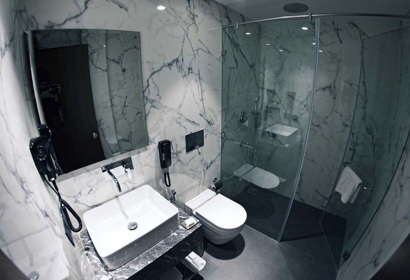 Номер Executive, Connaught Royale