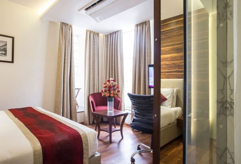 Номер Executive, Connaught Royale