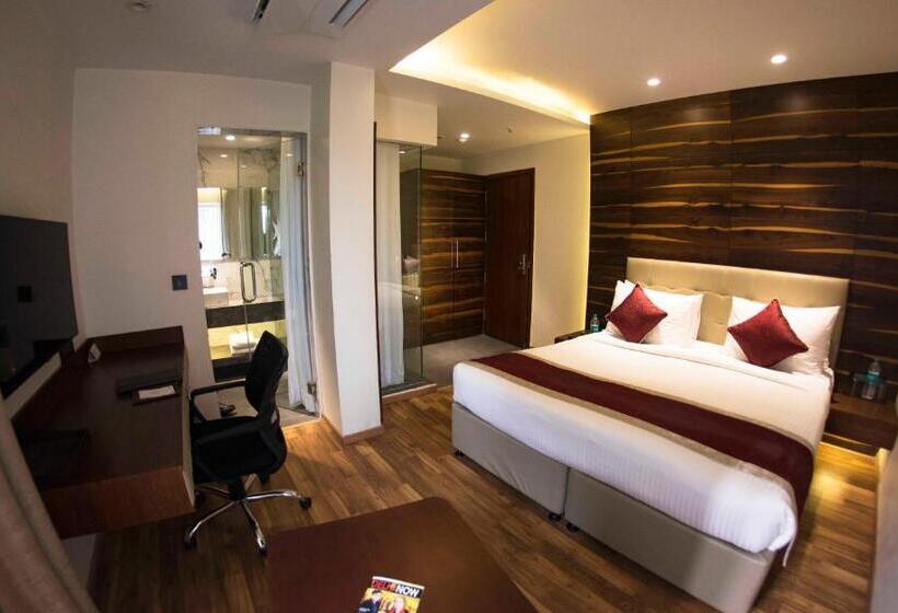 Номер Executive, Connaught Royale