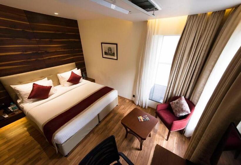 Номер Executive, Connaught Royale