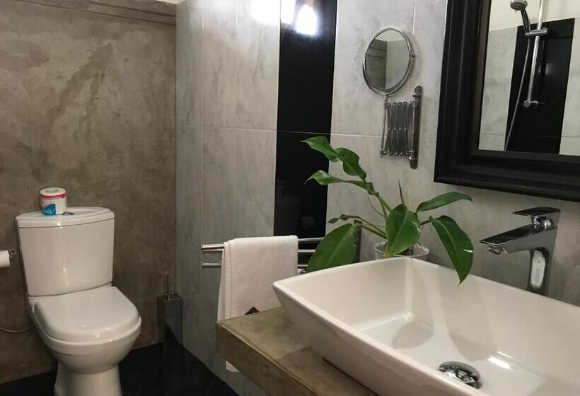 디럭스 패밀리 룸, Heladiv