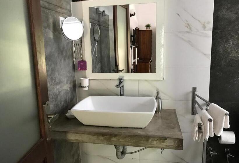 디럭스 패밀리 룸, Heladiv