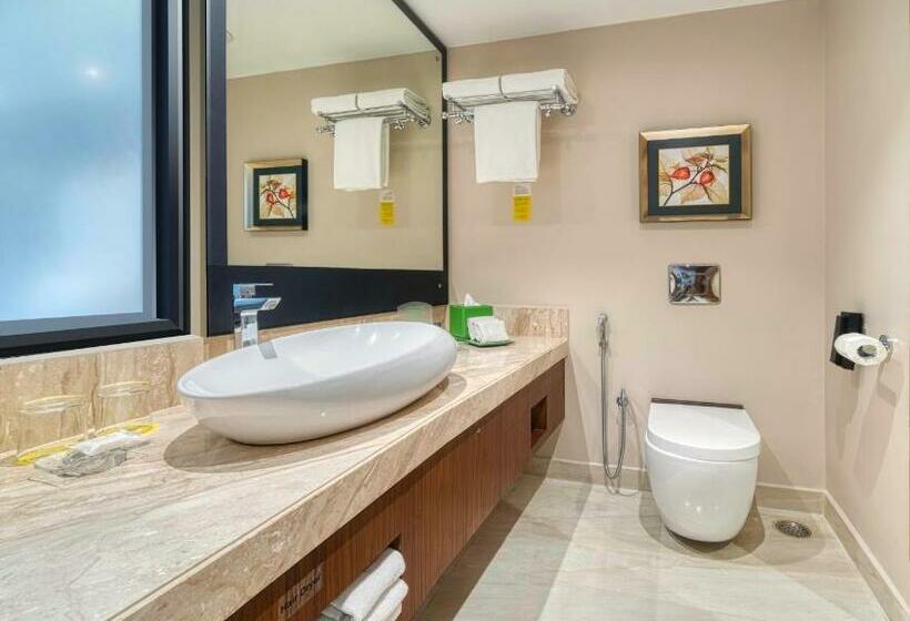 Номер Deluxe Кровать Кинг, Holiday Inn Kolkata Airport, An Ihg