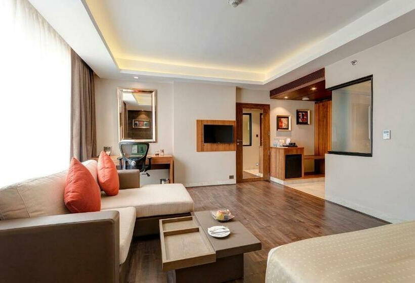Номер Deluxe Кровать Кинг, Holiday Inn Kolkata Airport, An Ihg
