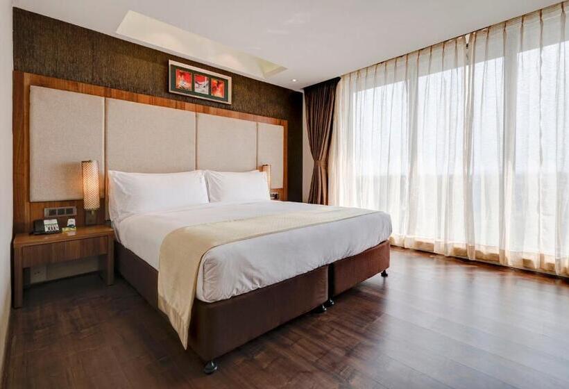 Люкс Executive Кровать Кинг, Holiday Inn Kolkata Airport, An Ihg