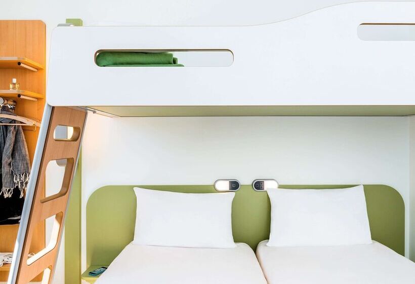 חדר סטנדרט לשלושה, Ibis Budget Saint Quentin Yvelines   Vélodrome