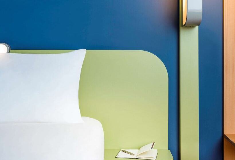 חדר סטנדרט לשלושה, Ibis Budget Saint Quentin Yvelines   Vélodrome