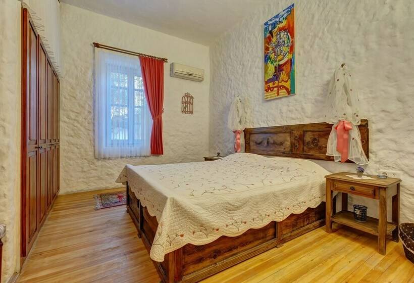 Standard Szoba, Lale Lodge