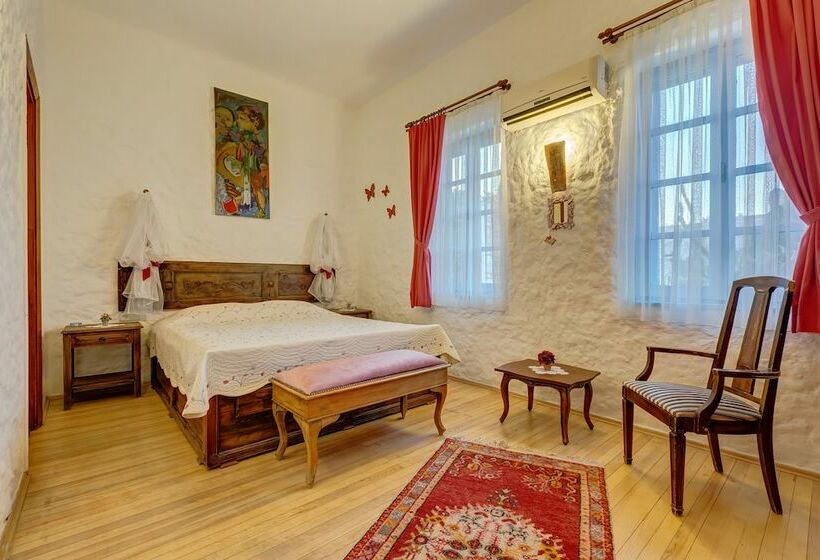 Standard Szoba Erkéllyel, Lale Lodge