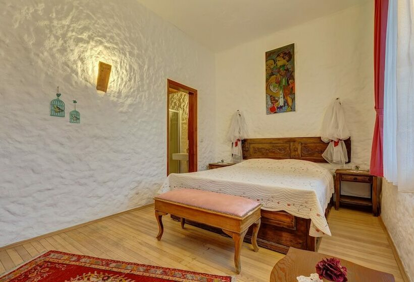 Standard Szoba Erkéllyel, Lale Lodge