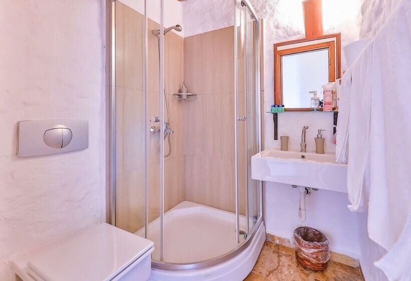 Standard Szoba Erkéllyel, Lale Lodge