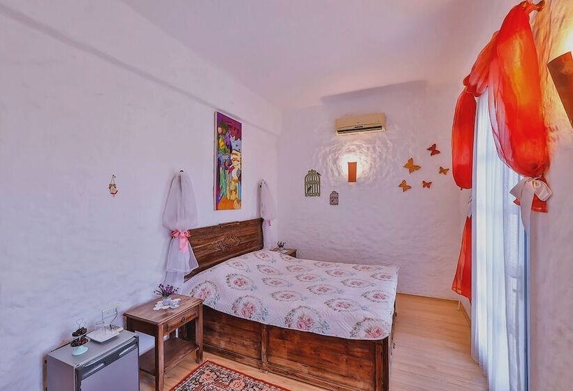 Standard Szoba Erkéllyel, Lale Lodge