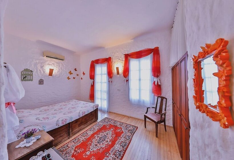 Standard Szoba Erkéllyel, Lale Lodge