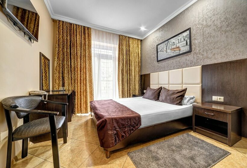 اتاق راحتی, Marton Rokossovskogo