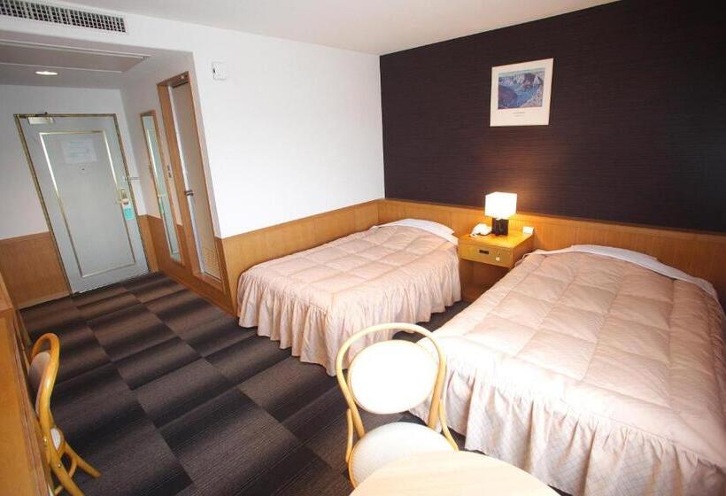 חדר סטנדרט, Socia