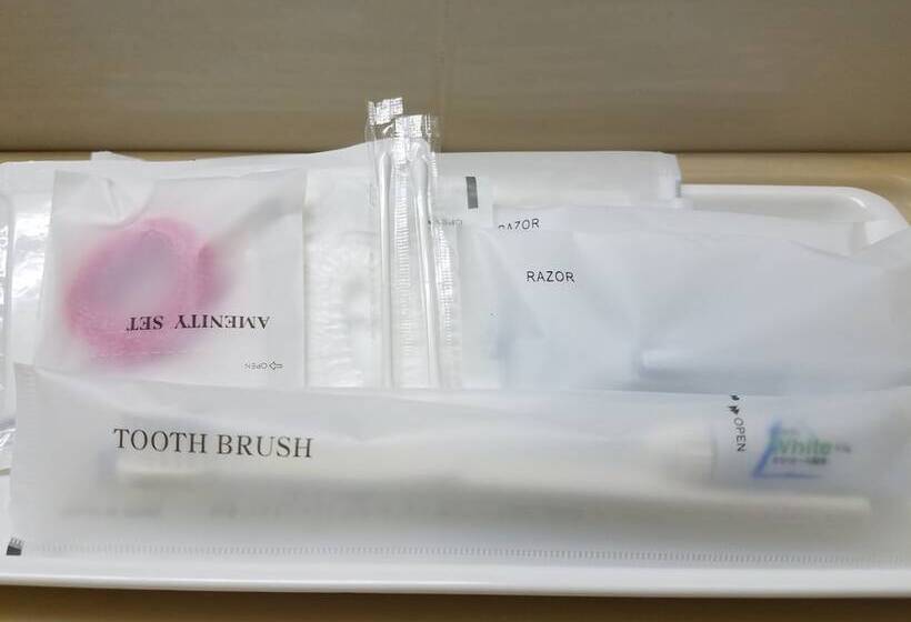 חדר סטנדרט, Socia