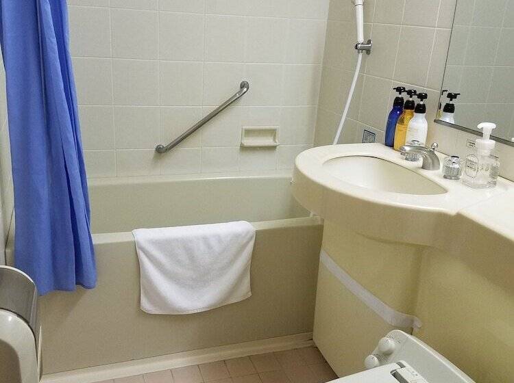 غرفة قياسية فردية, Socia