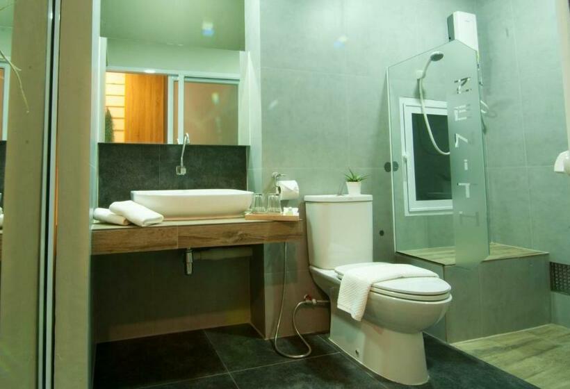غرفة ديلوكس مزودة بشرفة, The Zenith Residence