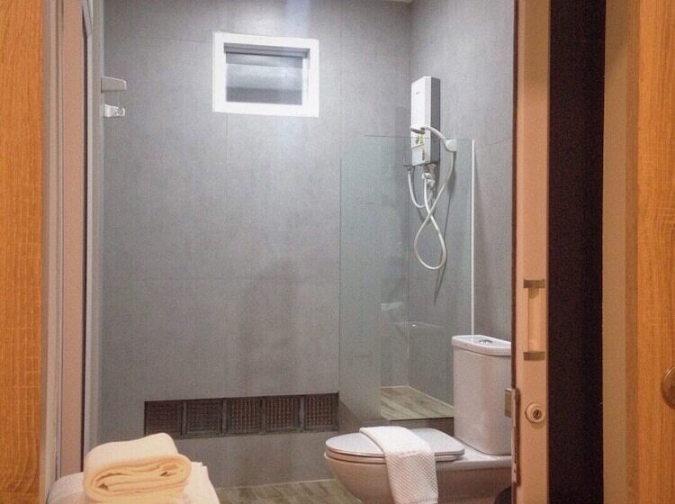 غرفة قياسية, The Zenith Residence
