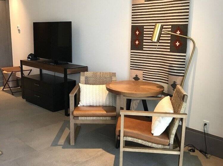 ルームシェアのワンベッド, Unico Hotel Riviera Maya Adults Only