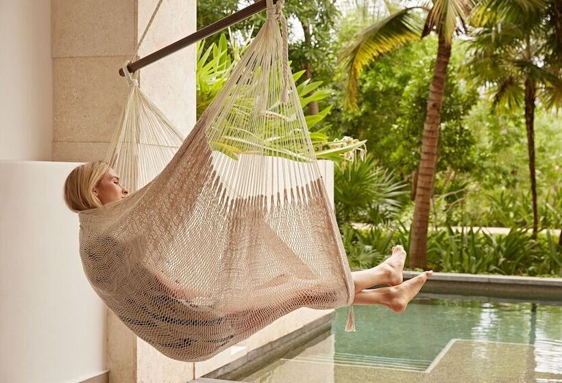 ルームシェアのワンベッド, Unico Hotel Riviera Maya Adults Only