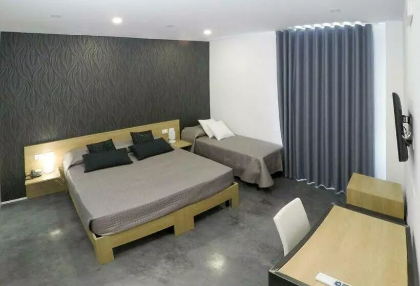 اتاق سوپریور سه تخته, Abraxia Guest House