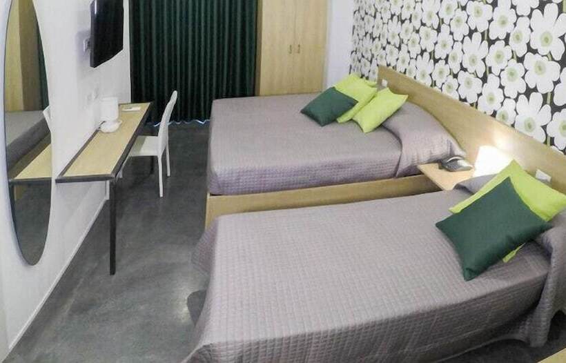 חדר סופריור לשלושה, Abraxia Guest House