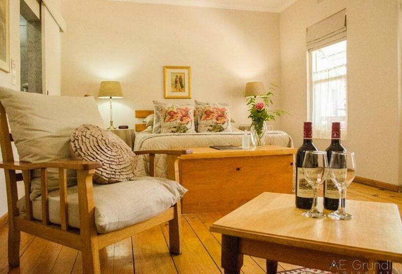 اتاق استاندارد, Adley House