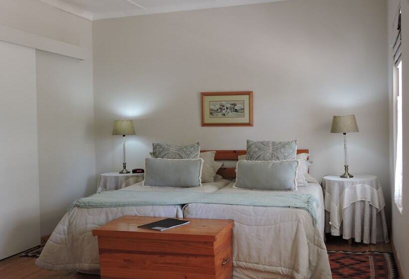 اتاق خانوادگی, Adley House