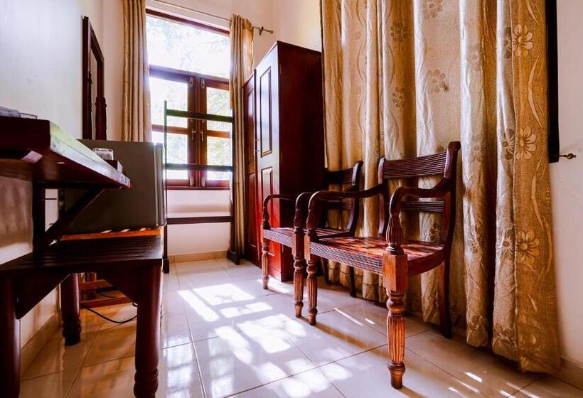 デラックストリプルルーム, Safari Lodge Yala