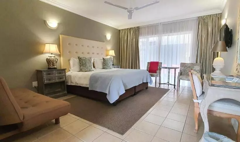 Perhehuone, The Mandyville Jeffreys Bay
