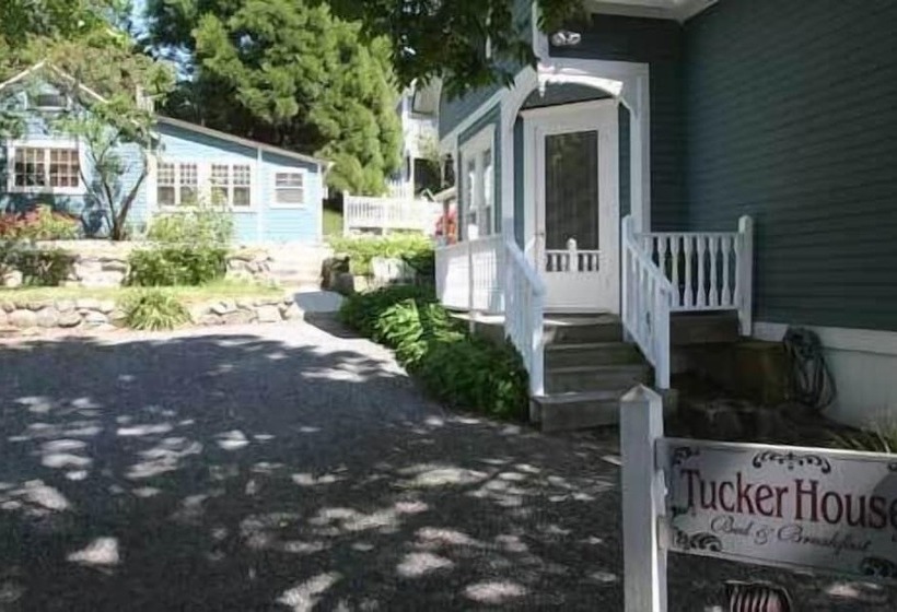 منزل غرفة نوم واحدة, Tucker House Inn