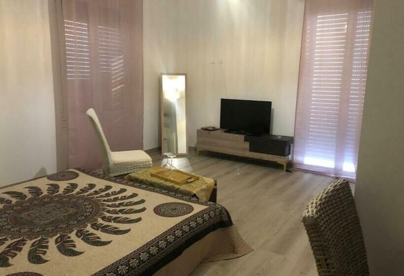 Chambre Standard Lit King Size, R&b Midora