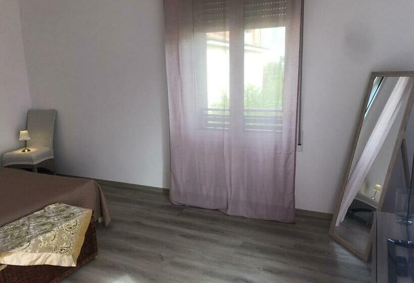 Chambre Standard Lit King Size, R&b Midora