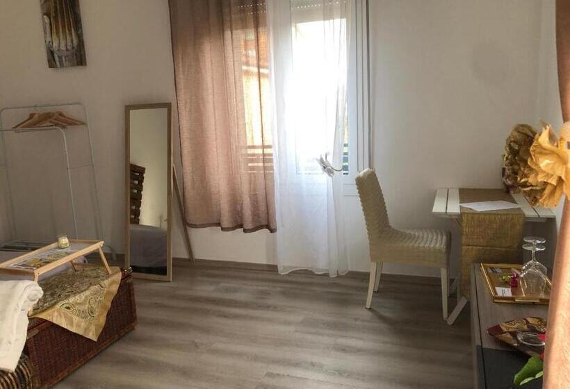 Chambre Standard Lit King Size, R&b Midora